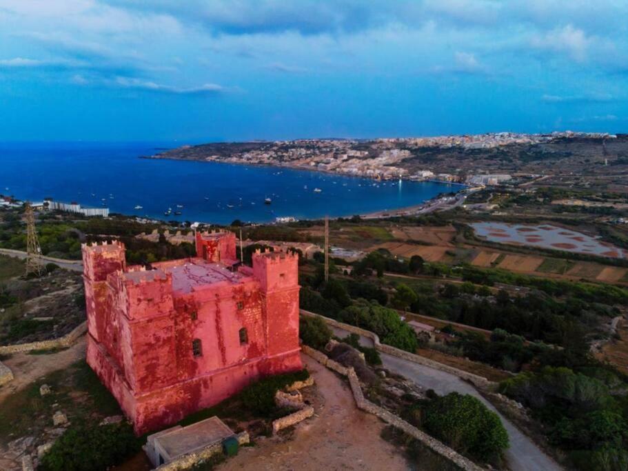 Seaside Serenity - A Lovely Apartment With Views Mellieha Bagian luar foto